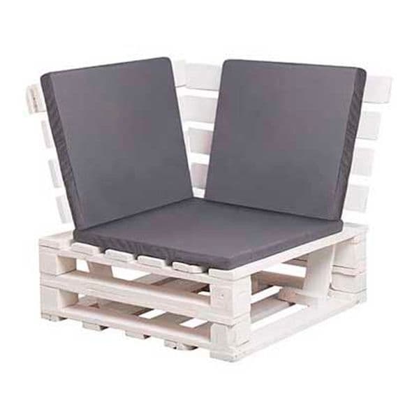 divan-iz-belyh-pallet-uglovoy-segment1.jpg