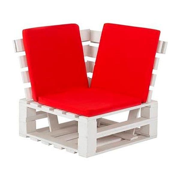 divan-iz-belyh-pallet-uglovoy-segment.jpg
